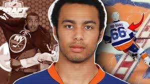 Backlund RUNS Into Honzek — Now He's Out Week-to-Week 😬