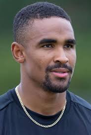 Cool mural of Jalen Hurts and Jordan Love in São Paulo