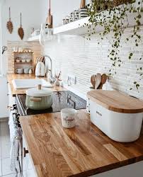 Bagi anda yang menyukai warna putih dan tidak menyukai banyak warna dalam ketika membuat rumah. Desain Interior Dapur Minimalis Dengan Style Vintage Klasik Inspirasi Desain Rumah Terkini