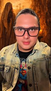 En estos días cercanos a la Pascua, quiero hablarte de una mujer que  desafió todo lo que se esperaba de ella: María Magdalena. ✨🌸 La historia  intentó silenciarla, reducirla, distorsionarla… pero su