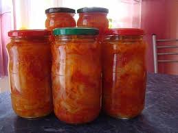 салат на зиму из помидоров перца моркови и лука Salat Paramoniha 2 Kg Pomidor Dolkami 1 Kg Luka Kolcami 1 Kg Morkovi Na Krupnoj Terke 1 Kg Sladkogo Perca Solomkoj V 2020 G Idei Dlya Blyud Salaty Kulinariya