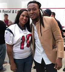 Video of ehlinger's mom and girlfriend reacting to the play has gone viral on social. Deandre Hopkins Describes Seeing His Mom After Acid Attack People Com