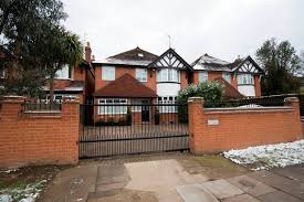 Forensic checks have also been carried out in the neighbourhood this week, and cctv footage is also being analysed. Where S His Buddy Declan Donnelly Lays Low As Ant Mcpartlin Announces Rehab Return Following Drink Drive Arrest Mirror Online