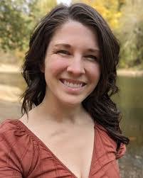 Danielle Reeves's Instagram, Twitter & Facebook