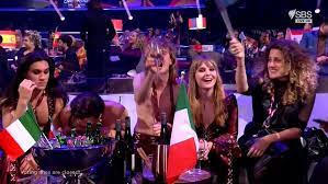 Their shut up and good wins 524 votes (only 318 from televoting) and has the better of the singer of the france (499 votes) and that of switzerland (432). Lead Singer Of Italian Eurovision 2021 Winners Maneskin Passes Drug Test Following Cocaine Rumours Abc News