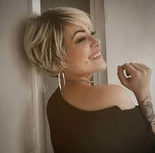 Coiffures Courtes Feminines 2019 Shorthairstylesforwomen Female Hairstyles Short Shorthair In 2020 Short Hair Styles Short Hairstyles For Women Thick Hair Styles