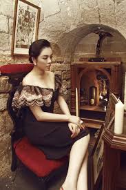 Cựu đại sứ du lịch việt nam ghi điểm hình ảnh với trang phục hàng hiệu đẳng cấp. Tiá»ƒu Sá»­ Ly Nha Ká»³
