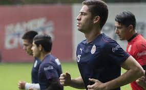 Tiene más años que minutos en primera, ormeño de cantera americanista a sus 25 años de edad, apenas. Puebla Santiago Ormeno Se Probo En Chivas Y Fue Rechazado En 2019 Mediotiempo