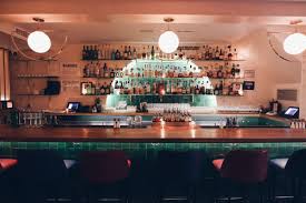 It is where we plan meals, prepare food, and clean up and often eating meals on that countertop. Sneaker Zimmer De Sneakerzimmer