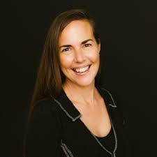 Jennifer Auld's Instagram, Twitter & Facebook