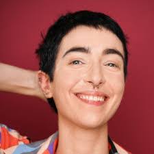 Emily Skelton's Instagram, Twitter & Facebook