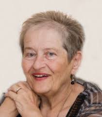 Elizabeth Vipond's Instagram, Twitter & Facebook