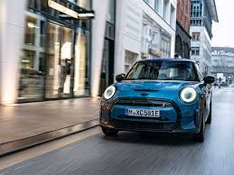 The cash off is applied against msrp of final purchase price. Mini Deutschland