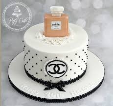 Pin By Ania On Anniversaires Fetes Chanel Birthday Cake Chanel Cake Chanel Birthday
