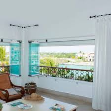 Die kosten für fenster sind aufgrund der unterschiedlichen materialien für den rahmen, der unterschiedlichen verglasungen und der tatsache, dass es kein standardmaß gibt, nur schwer pauschal zu beziffern. Fenster Integrierte Jalousien Alle Hersteller Aus Architektur Und Design Videos