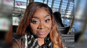 31-year-old makes $105,000 a month in passive income from her side hustle:  'I work just 2 hours a day'