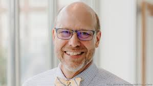 University of Tennessee names Dr. Michael Hocker as new UTHSC College of  Medicine dean