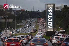 Anchieta trava e Interligação Fecha: O ABC parou – Véspera de Feriado