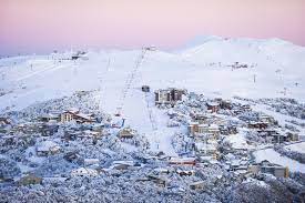 The bureau are calling for snow showers all through this week and fingers crossed the temperatures keep low! Skigebiet Mt Buller Uberblick Informationen Skifahren Mt Buller