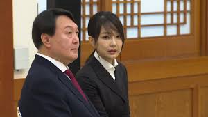 대구 방문한 윤석열 검찰총장, 검수완… 윤석열 검찰총장이 3일 오후 직원과의 간담회를 위해 윤석열 검찰총장 방문 환영vs규탄 집. ì‚¬íšŒ ì·¨ìž¬níŒ©íŠ¸ ì„œìš¸ì¤'ì•™ì§€ê²€ ìœ¤ì„ì—´ ê°€ì¡± ì˜í˜¹ ìˆ˜ì‚¬ ì‹œìž' ë¬µì€ ì‚¬ê±´ ì •ì¡°ì¤€ Ytn