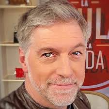 Pablo Lenz's Instagram, Twitter & Facebook