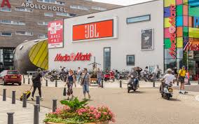 Tijdens de kerstdagen van 2019 was er een grote kerstmarkt in almere. Almere Citymall
