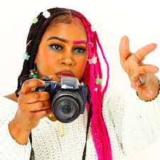 Ariel Singleton's Instagram, Twitter & Facebook