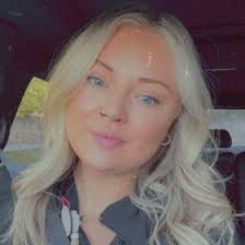 Evie Miles (eviemiles)