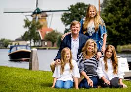 Gala erklärt, wer bei den oraniern wer ist und vor allem, wer mit wem verwandt ist. Fototermine Konig Willem Alexander Und Seine Familie Fotos Das Niederlandische Konigshaus