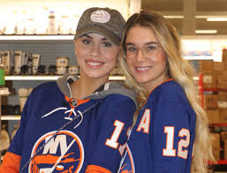 Score fitted new york islanders hats in classic and trendy styles, all featuring the iconic team colors and graphics you know and love. X New York Islanders A Twitter Isles Wives Girlfriends Took Over Target This Morning To Do Some Hockeywithaheart Holiday Toy Shopping All The Toys Selected Today Will Be Hand Delivered
