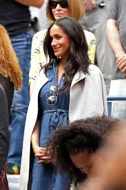 Meghan wore a brown wool parka by j.crew, over a long black sweater, black jeans, and if you find choosing a winter coat nigh on impossible, allow meghan markle to make that decision for you. Meghan Markle Wore A Thing J Crew Denim Dress At The U S Open With Anna Wintour Edition Fashionista