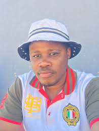 Kaizer Chiefs are reportedly considering loaning out the duo Happy Mashiane  and Sabelo Radebe should they be able to secure the signatures of their  targets. #Junior #Khosi4life✌❤