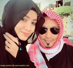 Elizad, 36, atau nama sebenarnya siti elizad mohamad sharifuddin berkata rawatan itu perlu dilakukan tahun ini kerana bimbang ketumbuhan cyst berulang lagi. Sempena Anniversary Elizad Terima Hadiah Jam Bernilai Rm10k Pada Tanggal 11 Januari 2015 Merupakan Ulangtahun Perkahwinan Yang Kedua Bagi Artis Gambar Suami