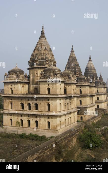 Royal tombs (Chhattris) of former rulers of Orchha. Madhya Pradesh, India Stock Photo - Alamy