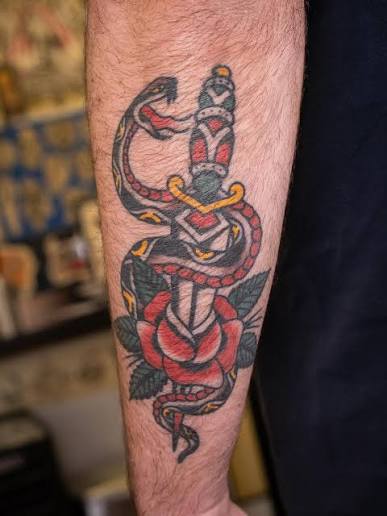 Traditional snake dagger and rose tattoo all healed up and settled in! Love seeing my work being well taken care of like this. Taking appointments @homesteadtattoos in Fishtown for all your tattoo