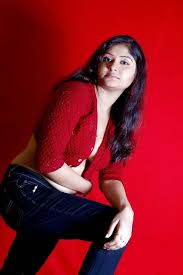 Hot tamil maid in saree strip tease. Indian Sexy Desi Girl Hot Cleavage Show Eepixer