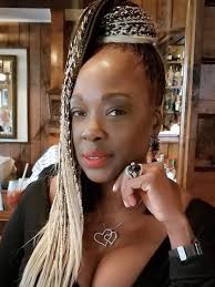 Wanda Simmons's Instagram, Twitter & Facebook