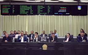 Ele ficou conhecido na internet nos anos 2000 ao criar a personagem drag queen katylene beezmarcky, que fazia comentários ácidos sobre celebridades e subcelebridades. Prefeito De Contagem Presta Esclarecimentos Na Camara E Rebate Vereador Portal Agita