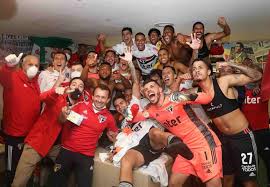 Wondering how much would you profit by betting with the highest odds for sao. Choque Rei Sao Paulo Bate Palmeiras Apos Tres Anos De Espera Lance