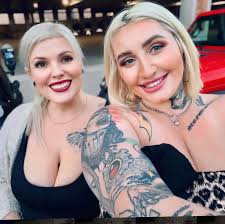 Cottage cheese queso is still bussin 1 year later. I shared this recipe  last summer and its still 10/10! 1 cup cottage cheese, 2-4 tbsp nutritional  yeast, kinders taco seasoning (optional but