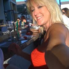 Debbie Kroeker's Instagram, Twitter & Facebook