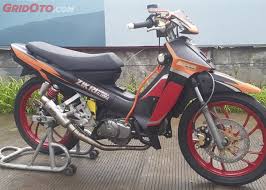 ﻿ pada kesempatan kali ini saya akan menyajikan informasi gambar modifikasi motor trail terlengkap terbaru terkeren pastinya,kami akan maparkan modifikasi motor trail dari bermacam merek serta type semua kendaraan yang sebenarnya terdapat motor dimodifikasi trail ini awalnya dijalan aspal tetapi. Yamaha Vega Terbengkalai Jadi Motor Road Race Dengan Spesifikasi Gahar Gridoto Com