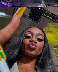 When Sha'Carri Steps in Front of the Lens, Every Pixel Gets an Upgrade. 📸✨  The Frame? Simply Iconic 😍🔥 #TeamUSA #shacarririchardson #athletics  #athlete #trackandfield #fashion