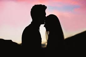 Ia cerdas dan kerap mengerjakan tugas. 5 Daftar Film Romantis Terbaru Dan Terbaik Tahun 2021 Yang Dijamin Bikin Kamu Baper Pikiran Rakyat Bekasi