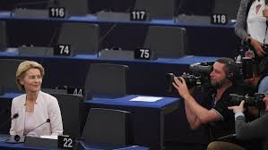 Il s'agissait d'un divan, disposé à quelques mètres de recep tayyip erdogan et charles michel. Ursula Von Der Leyen Die Reaktionen Auf Ihre Wahl Zur Eu Chefin Ze Tt