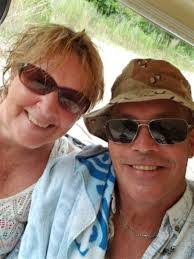 Loretta Bray's Instagram, Twitter & Facebook