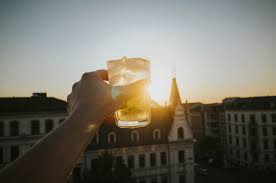 Alkohol ist bekanntermaßen eher weniger gesund. Zwei Monate Ohne Alkohol Die Phasen Meiner Abstinenz Ze Tt