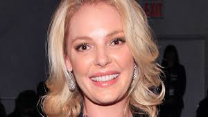 Katherine heigl is the daughter of paul heigl, financial executive and accountant and nancy (nee engellhardt), personnel manager. Katherine Heigl Unrecognisable As A Brunette For Tv Return In Netflix S Firefly Mirror Online