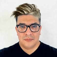 Listen to Combo Con Clase