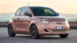 Nell'anniversario dei 100 dalla sua nascita, celebriamo gianni agnelli, il leggendario presidente di fiat che rimane tuttora un'icona di stile e di leadership. Fiat 500 Elektro 3 1 Cityflitzer Mit Zusatztur
